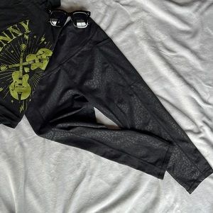 CVG Black leopard Capri leggings